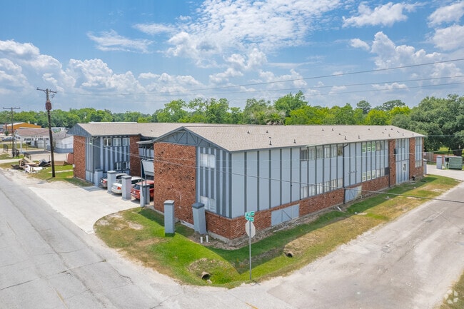 Photo - Aron's Place Apartments