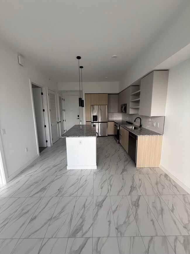 Building Photo - 2054 NE 162nd St Unit A1