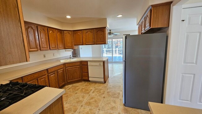 Photo - 7230 Wotton Rd