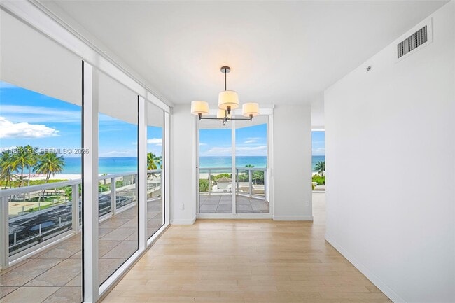 Building Photo - 4779 Collins Ave Unit 501