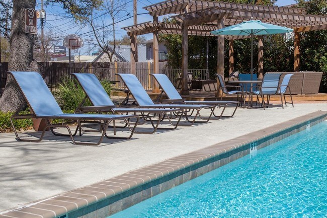 Laurel Woods Apartments For Rent in Austin, TX