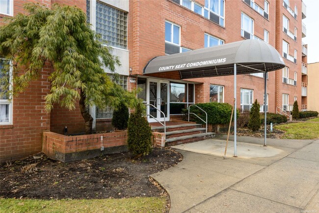 Photo - 205 Mineola Blvd Rental