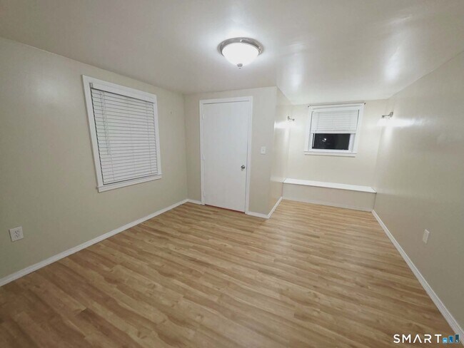 Photo - 271 Gaylord Dr