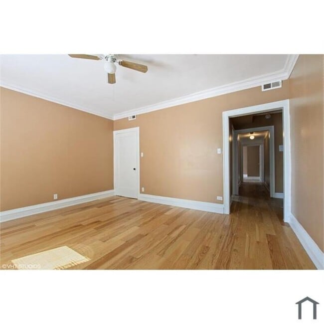Photo - 1140 W 77th St Unidad 3 Rental
