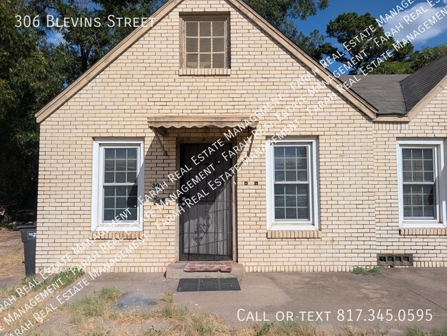 306 Blevins St