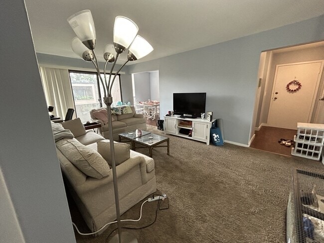 Photo - 30 Shrewsbury Green Dr Unit J