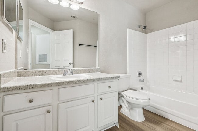 Photo - Laguna Place Apartments