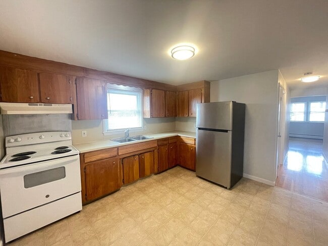 Building Photo - 457 Merrimack St Unit 2