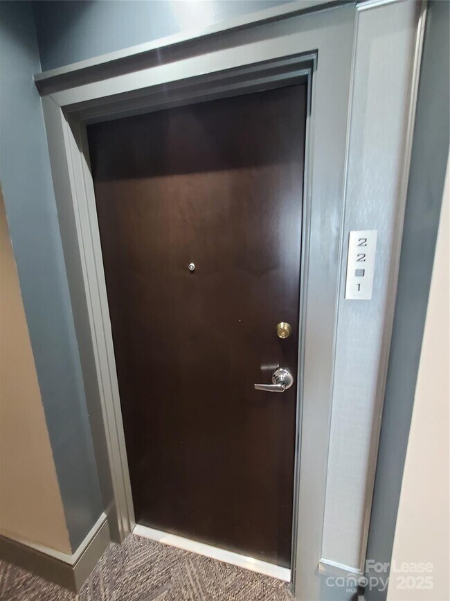 Photo - 333 E Trade St Unidad #2201