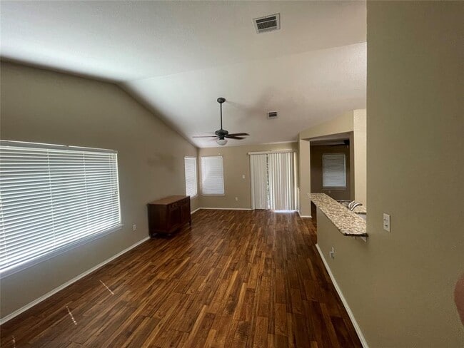106 Prairie Springs Ln