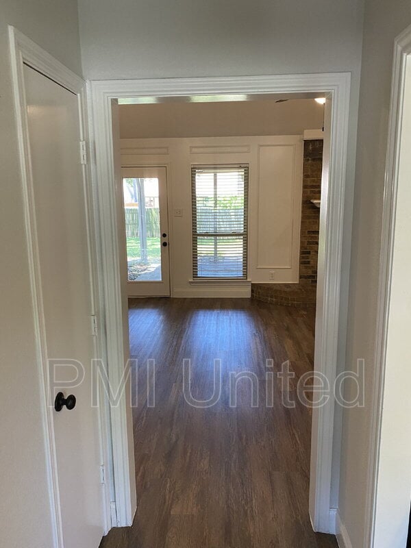 Photo - 1902 Camellia St