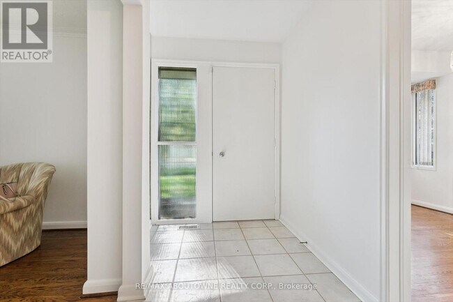 Photo - 1095 Linbrook Rd