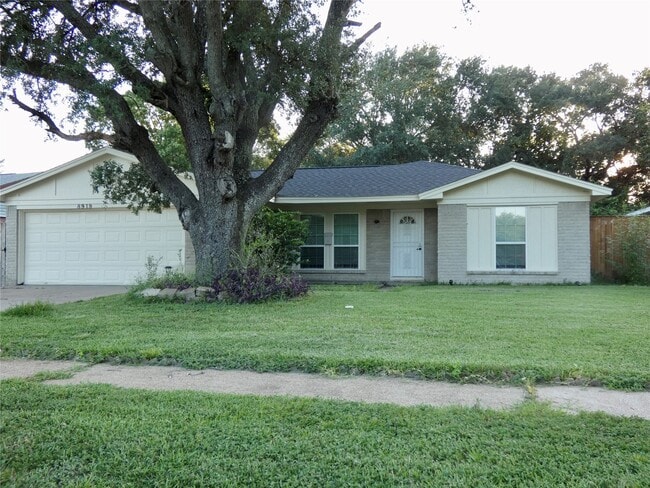 Building Photo - 8919 Winding River Dr Rental