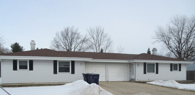 Building Photo - 425 Unit 905