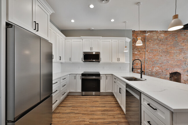 Building Photo - 515 E Mound St Unit 360 S. Washington Rental