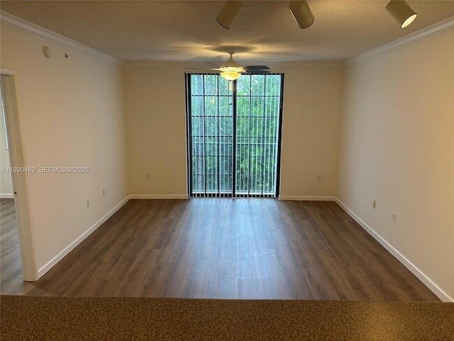 Photo - 1919 Van Buren St Unit 416