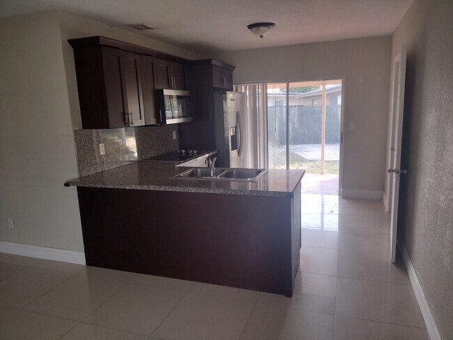 Photo - 5020 NW 170th St