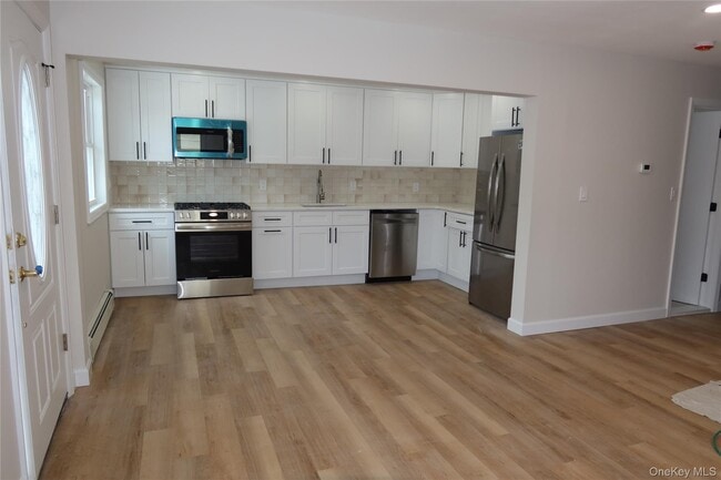 Building Photo - 93 4th Ave