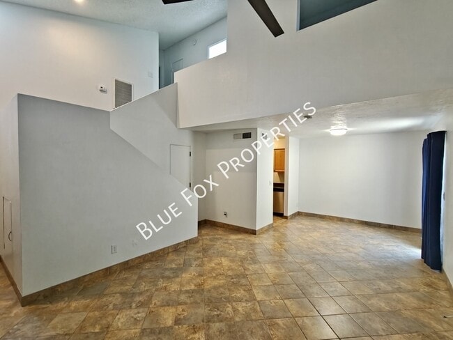 Photo - 880 E Peppergrass Ln