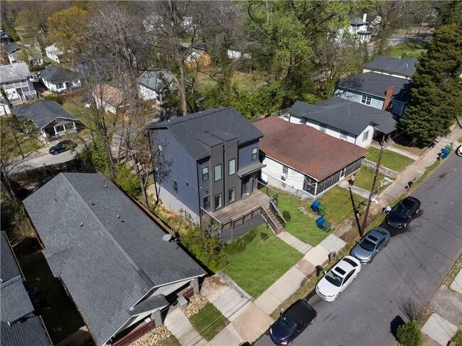 Photo - 957 Ashby Grove SW