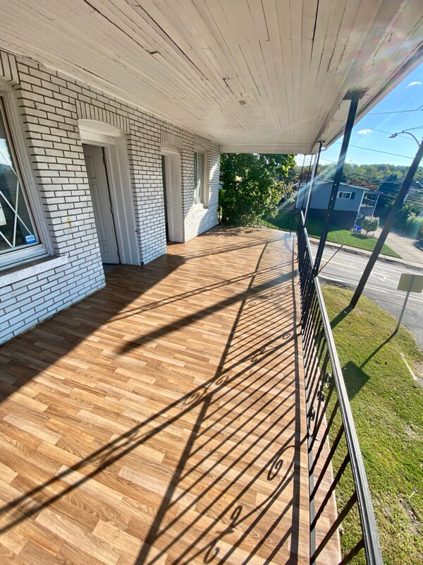 Photo - 80-82-82 Graham Ave Unit 80