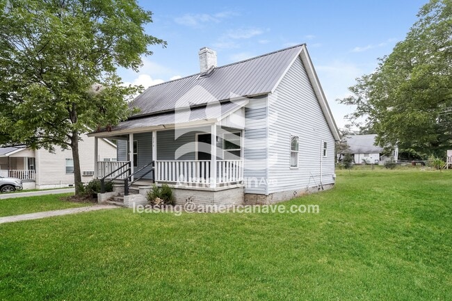 Photo - 229 Poole St