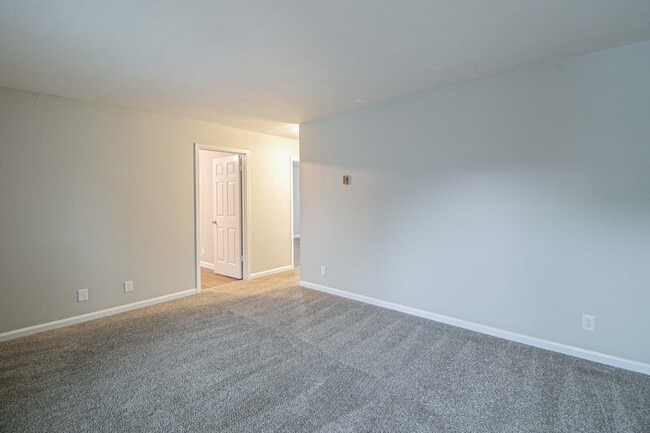 Photo - 1436 McCan Dr