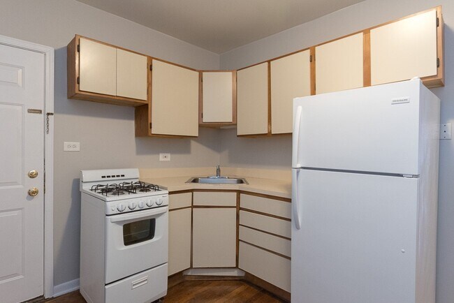 Photo - 5748 N Winthrop Ave Unit 203