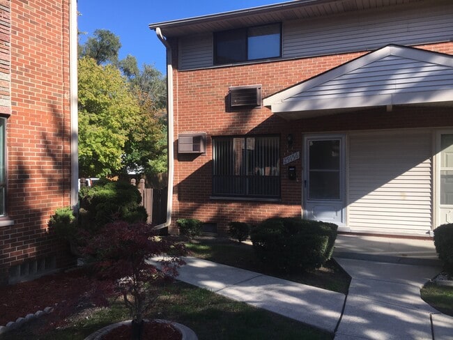 Building Photo - 29156 Tessmer Ct