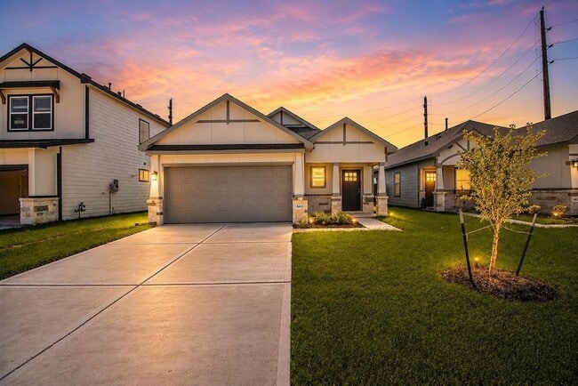 Building Photo - 6643 Escondido Dr