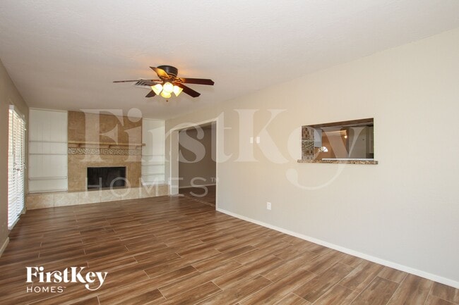 2126 W San Miguel Ave
