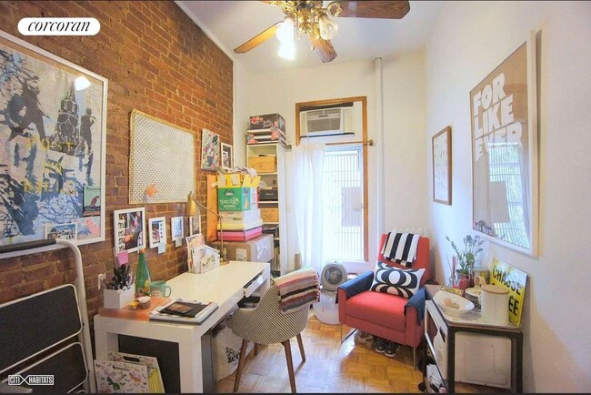 Photo - 103 W 70th St Apartment