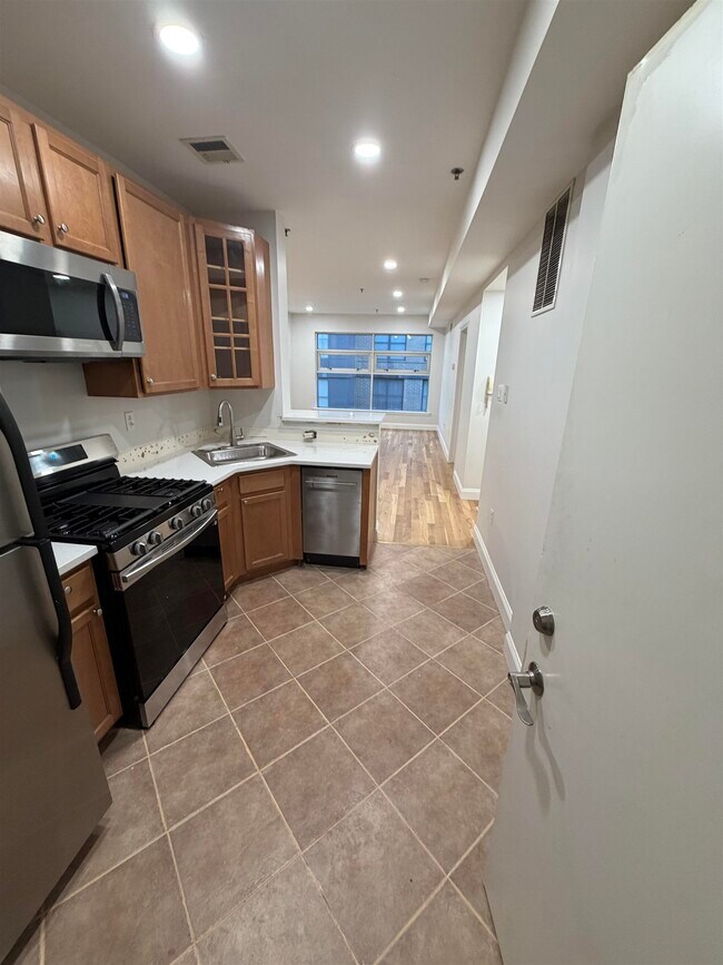 Photo - 4401 Park Ave Unit 5F