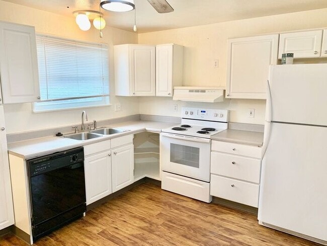 Photo - Spacious 3 Bedroom 2 Bath Ranch Style Home...