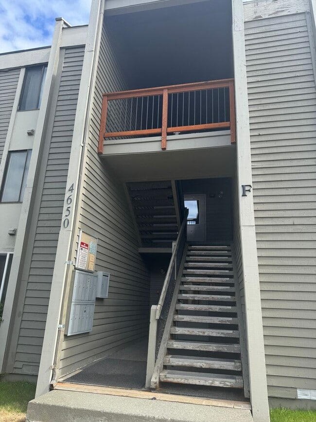 Spacious condo unit in East Anchorage - Spacious condo unit in East Anchorage