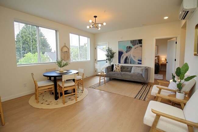 Photo - 7530 N Richmond Ave Unit 104