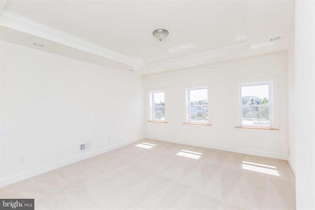 Photo - 722 Lennox St Townhome