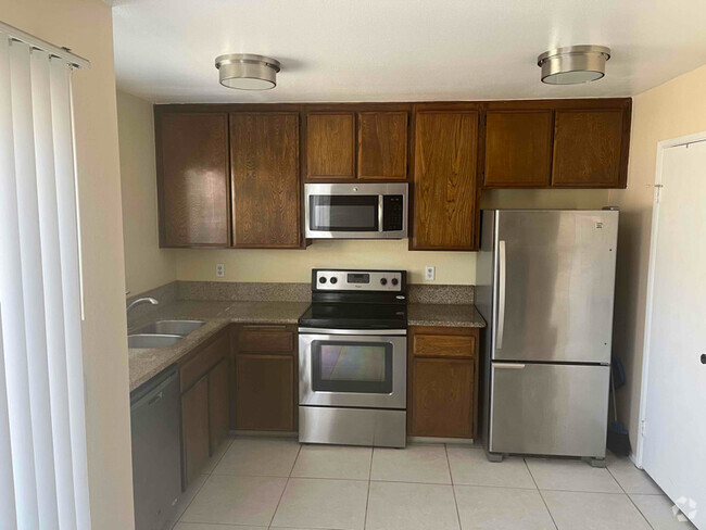 Building Photo - 565 Beverly Pl Rental