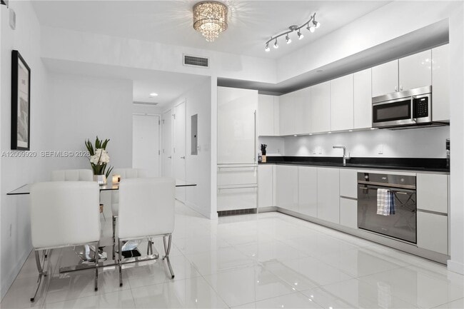 Photo - 1010 Brickell Ave Unit 4608