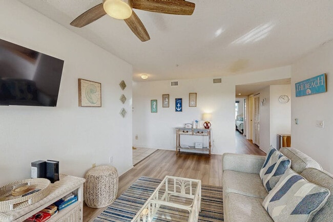 Photo - 3607 E Bay Dr Unidad SI ID1591478P