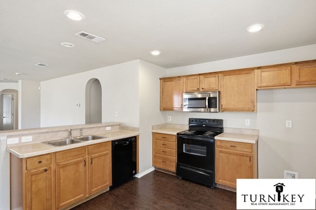 Photo - 557 Winbridge Ln