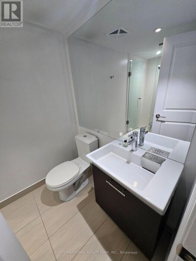 Photo - 386 Yonge St Unit 3404