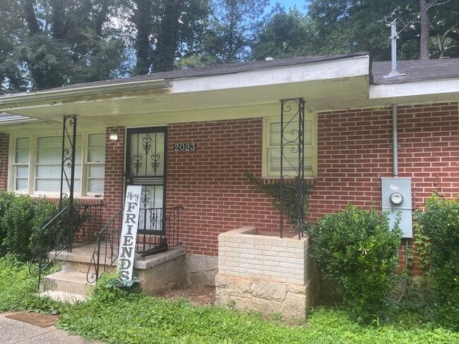 Great Location! - Great Location! House