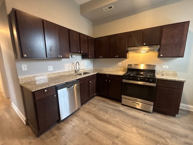 Photo - 5700 S Wabash Ave Unidad 5700-1