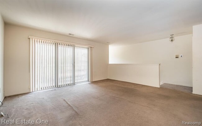 Photo - 23788 Village-House Dr N Unidad 8B