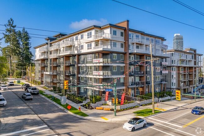 Building Photo - Red Sol