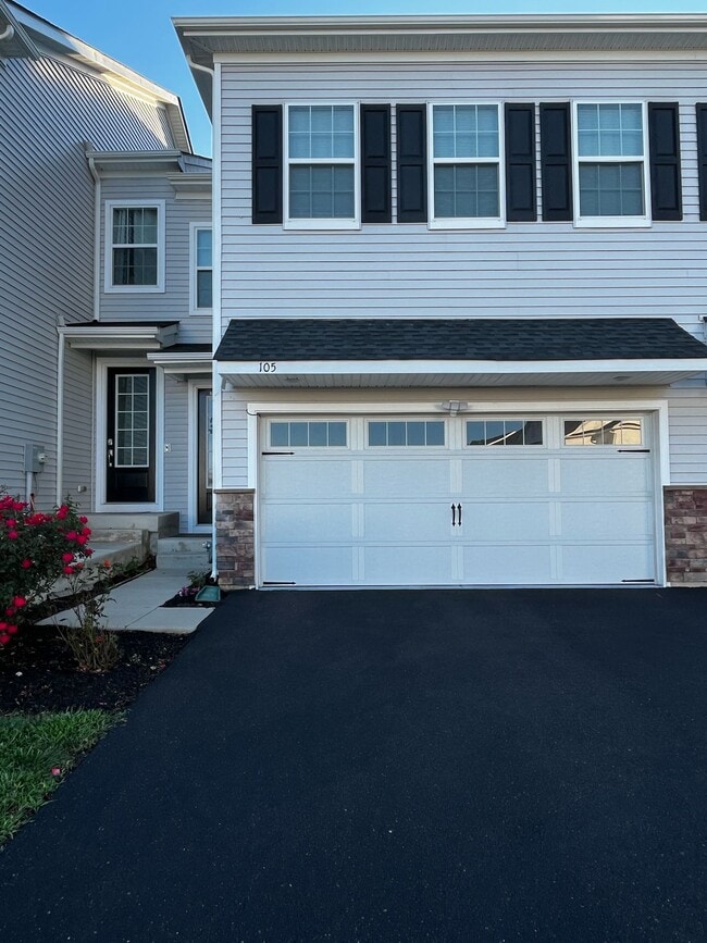 Building Photo - 105 Golden Vale Dr Rental