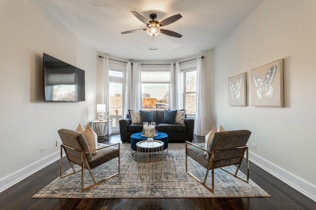 Building Photo - 5536 S King Dr Unit 2