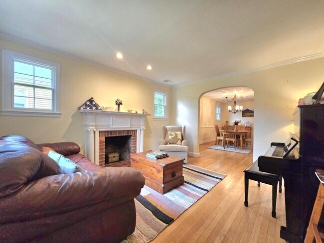 Photo - 3410 15th St N