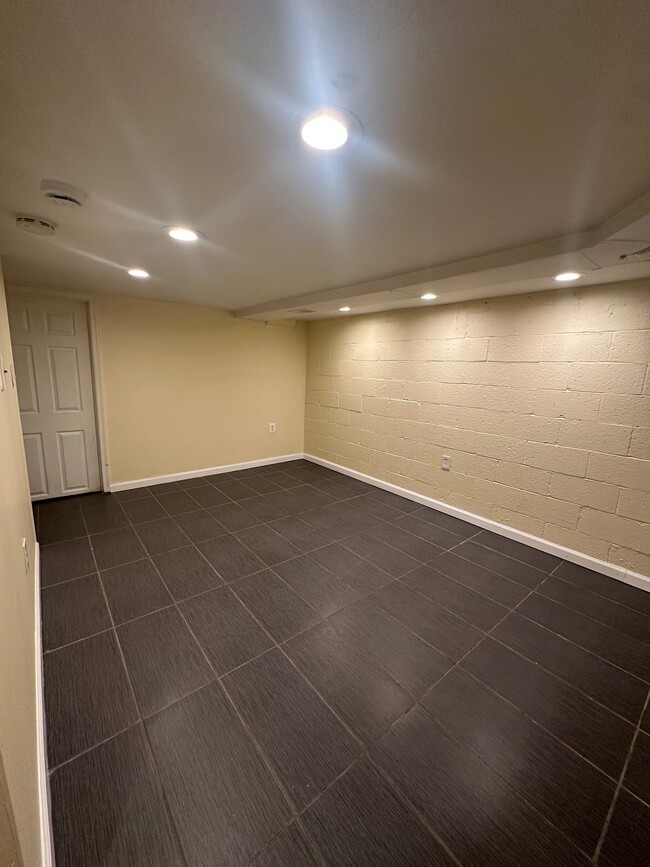 Photo - 2824 Edgecombe Cir S